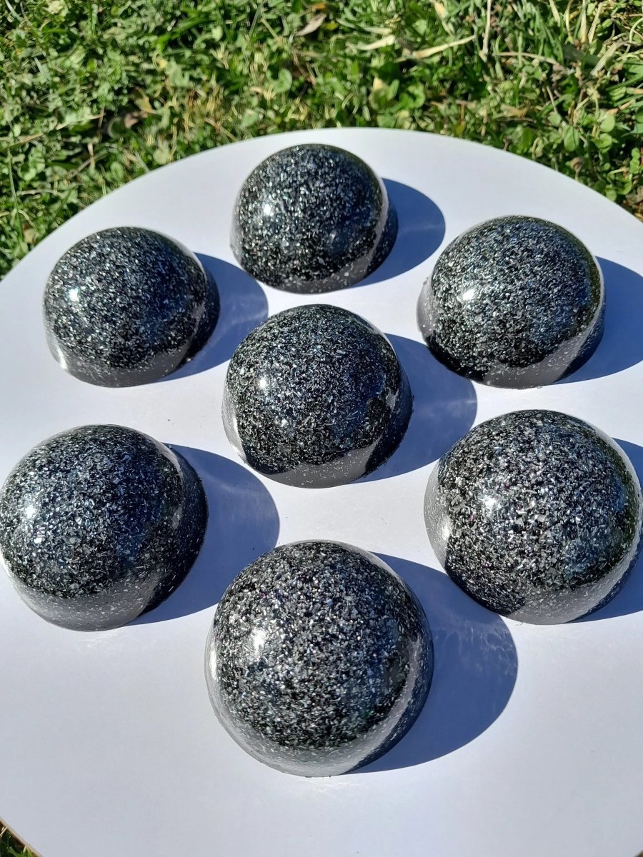 Orgonita Semiesfera con Shunguita - Mundo Orgon