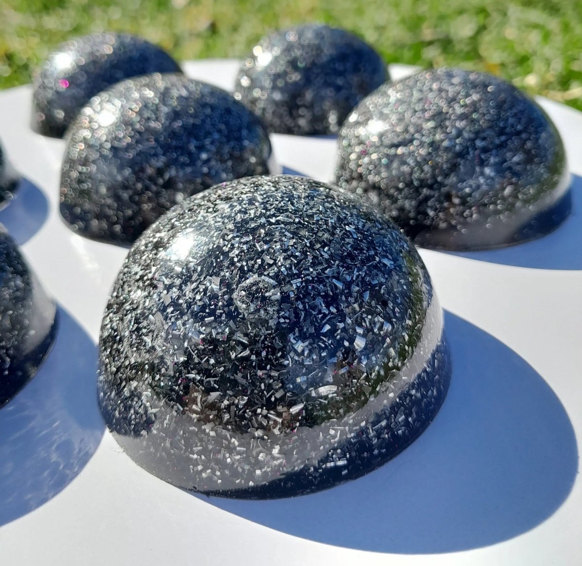 Orgonita Semiesfera con Shunguita - Mundo Orgon