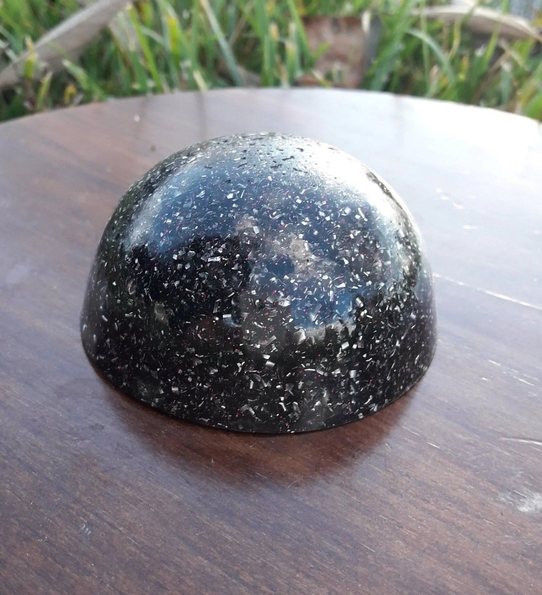 Orgonita Semiesfera con Shunguita - Mundo Orgon