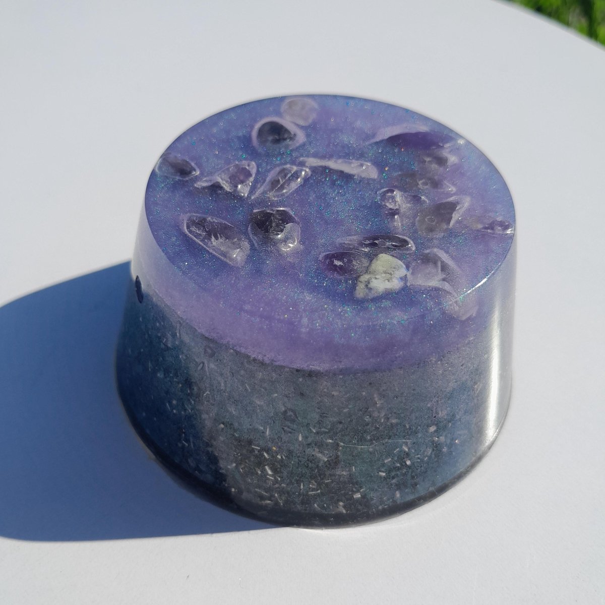 Orgonita Violeta con Chips de Amatista - Edición Especial - Mundo Orgon