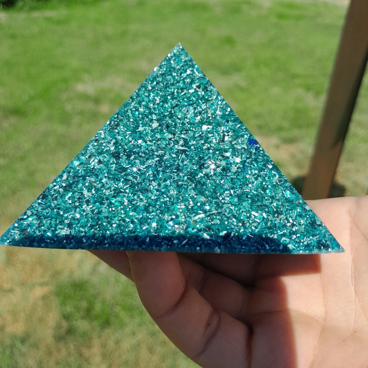 Pirámide Orgonita Básica 90 mm – Color Azul - Mundo Orgon LTD