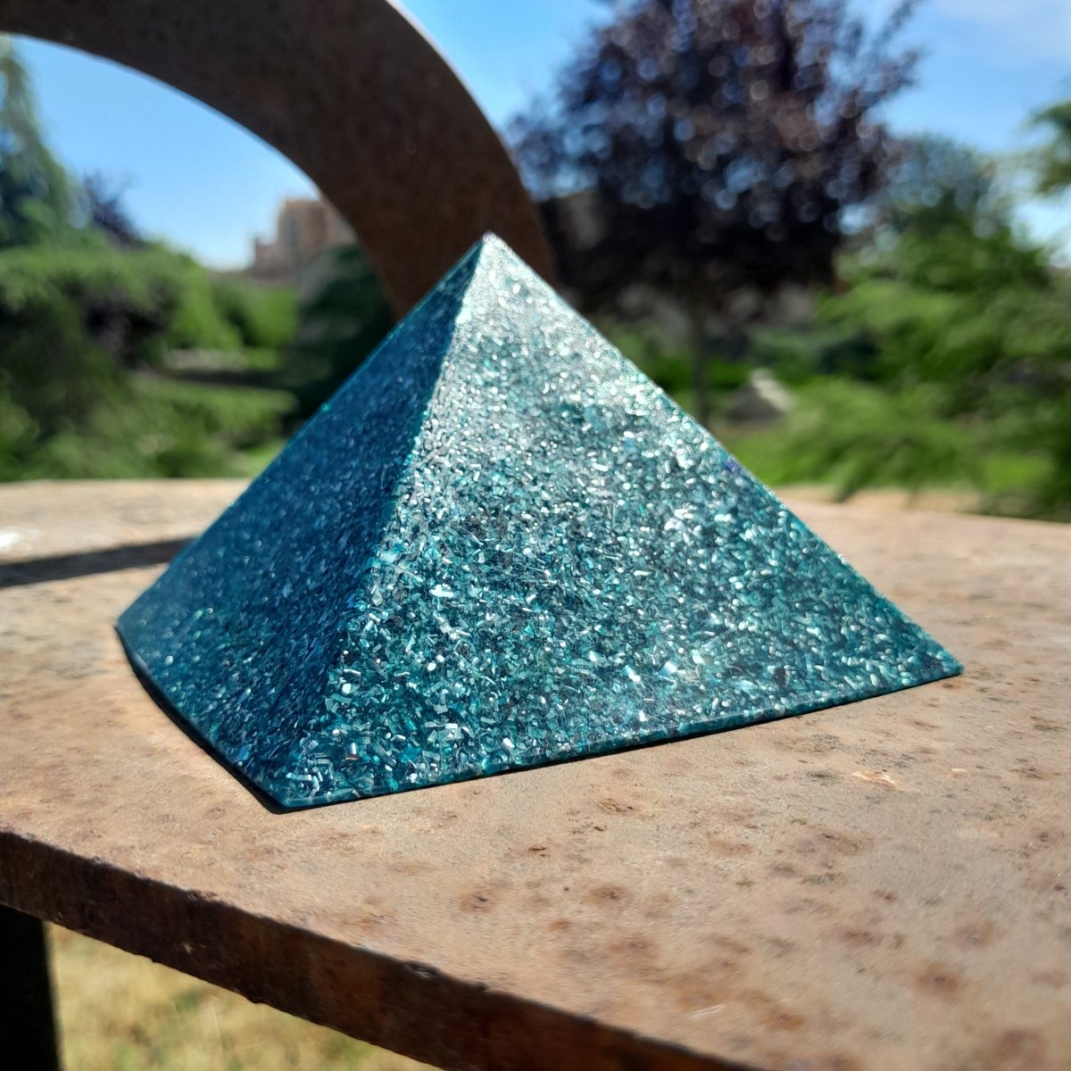 Pirámide Orgonita Básica 90 mm – Color Azul - Mundo Orgon LTD