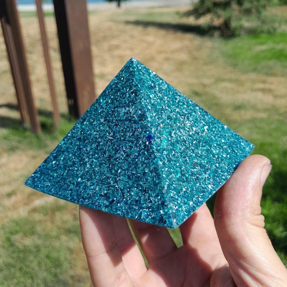 Pirámide Orgonita Básica 90 mm – Color Azul - Mundo Orgon LTD