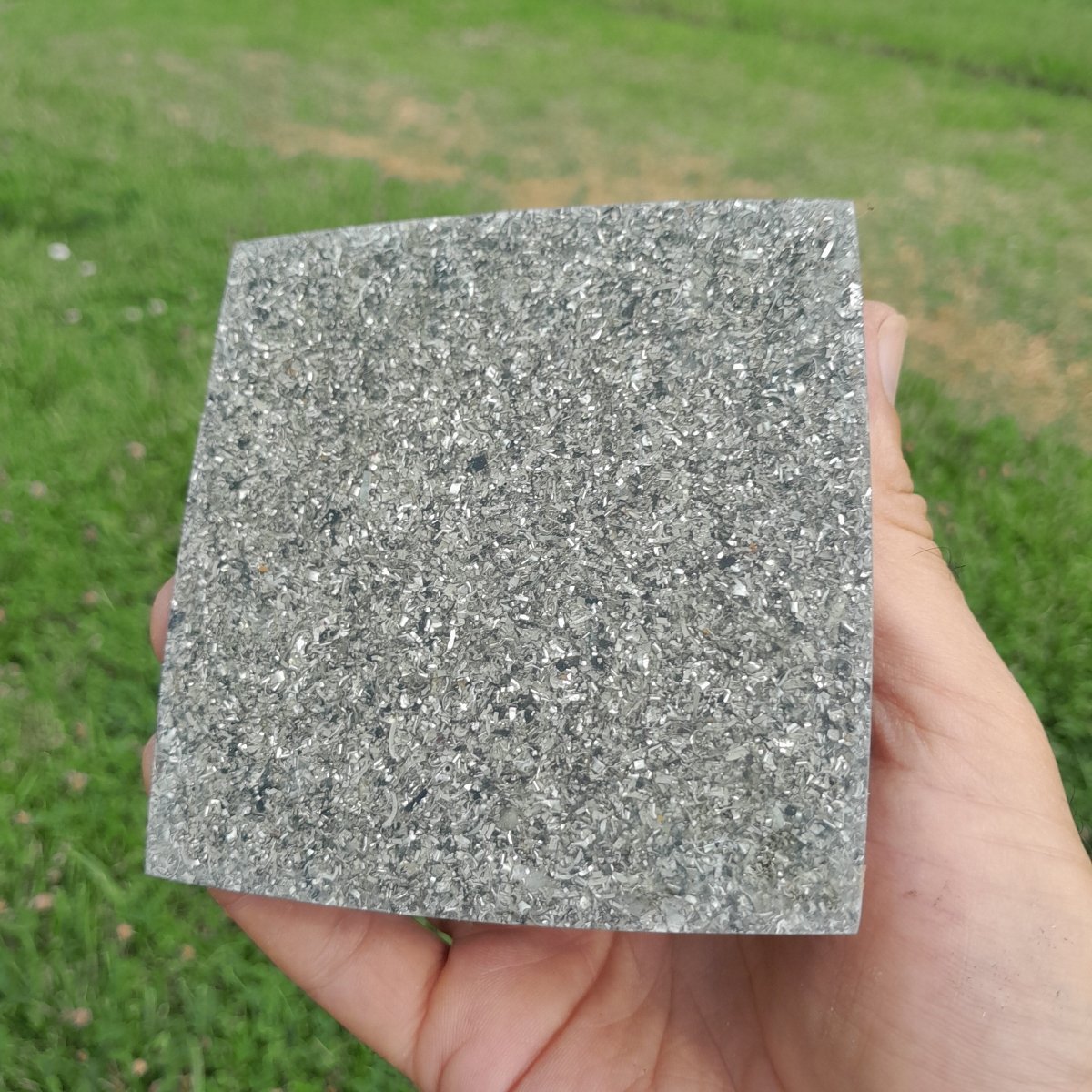 Pirámide Orgonita Básica 90 mm – Color Gris - Mundo Orgon LTD