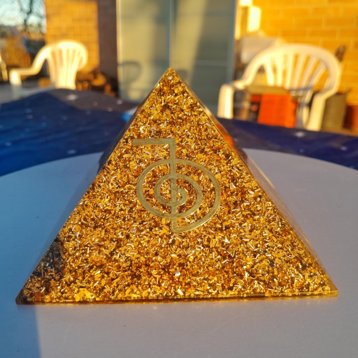 Pirámide Orgonita Cho Ku Rei Marrón 120mm - Mundo Orgon