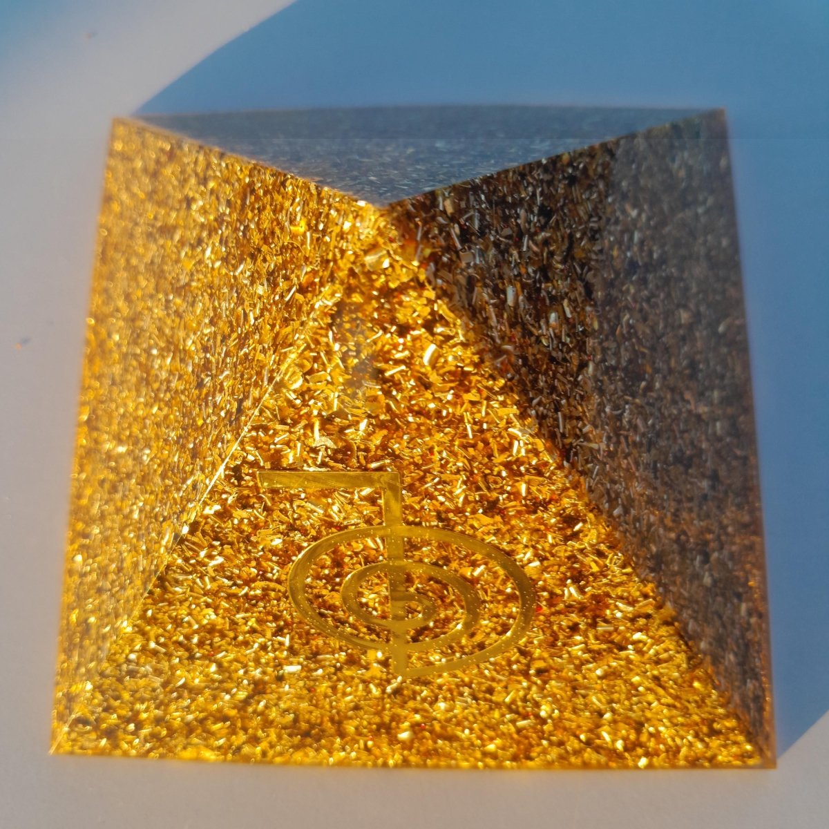 Pirámide Orgonita Cho Ku Rei Marrón 120mm - Mundo Orgon