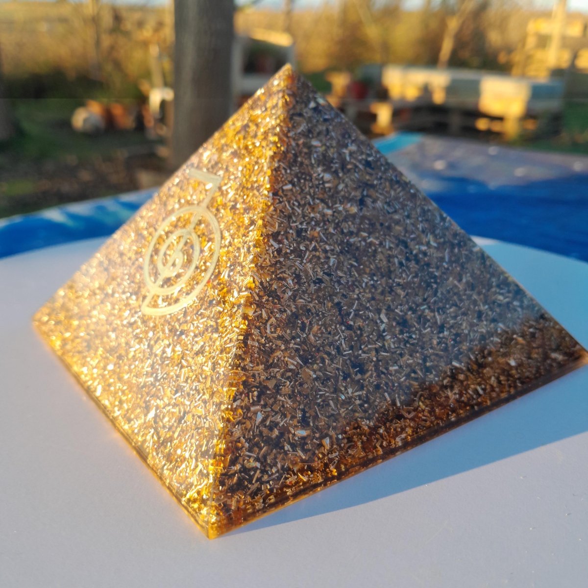 Pirámide Orgonita Cho Ku Rei Marrón 120mm - Mundo Orgon