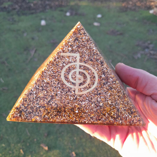 Pirámide Orgonita Cho Ku Rei Marrón 120mm - Mundo Orgon