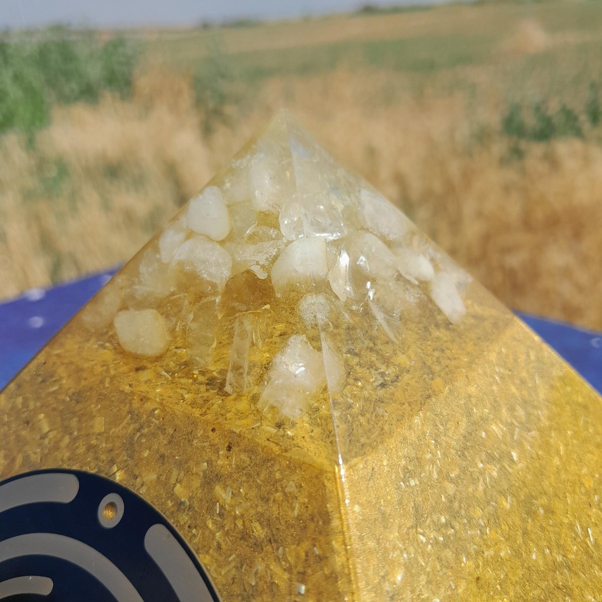 Pirámide Orgonita con Disco Lakhovsky - 200mm Base - Mundo Orgon