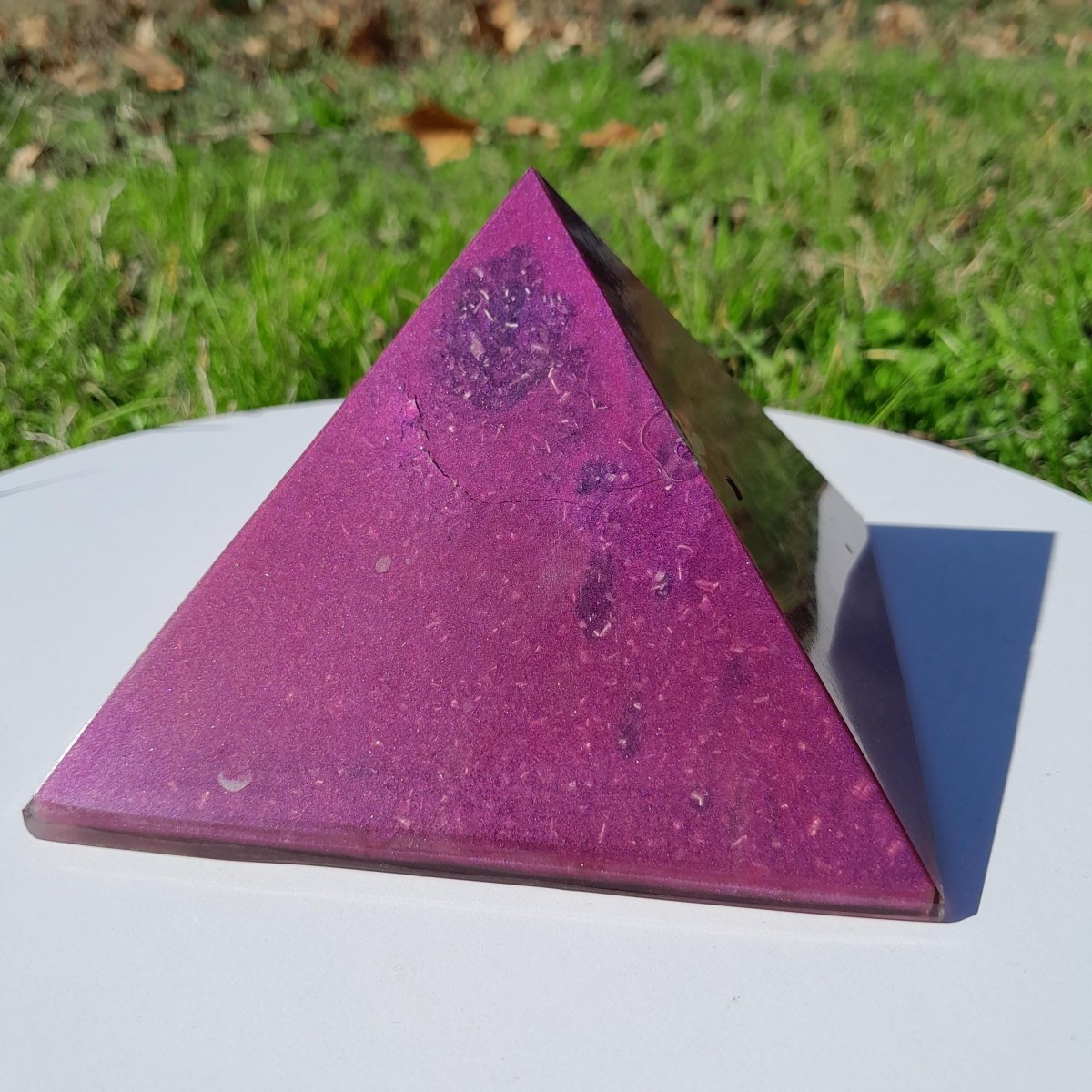 Pirámide Orgonita Cubo de Metatron Violeta - 120mm de Base - Mundo Orgon