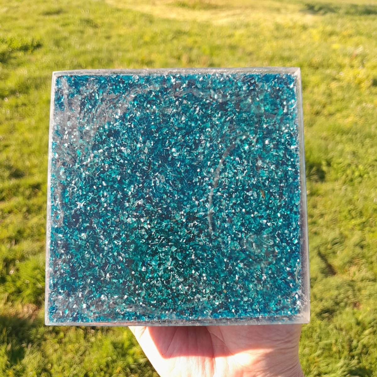 Pirámide Orgonita Flor de la Vida Azul - 140 mm de base - Mundo Orgon LTD