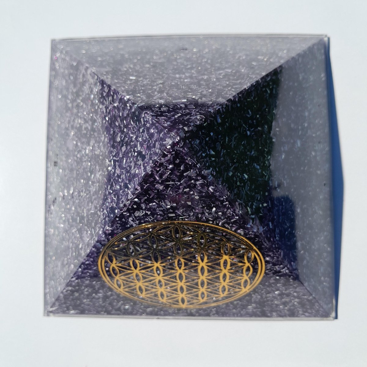 Pirámide Orgonita Flor de la Vida Violeta - 140mm de Base - Mundo Orgon