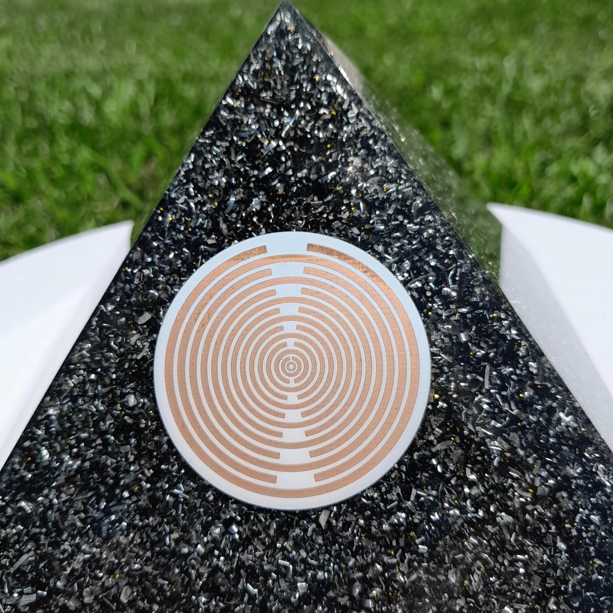 Pirámide Orgonita MWO de Lakhovsky - 140mm de Base - Mundo Orgon