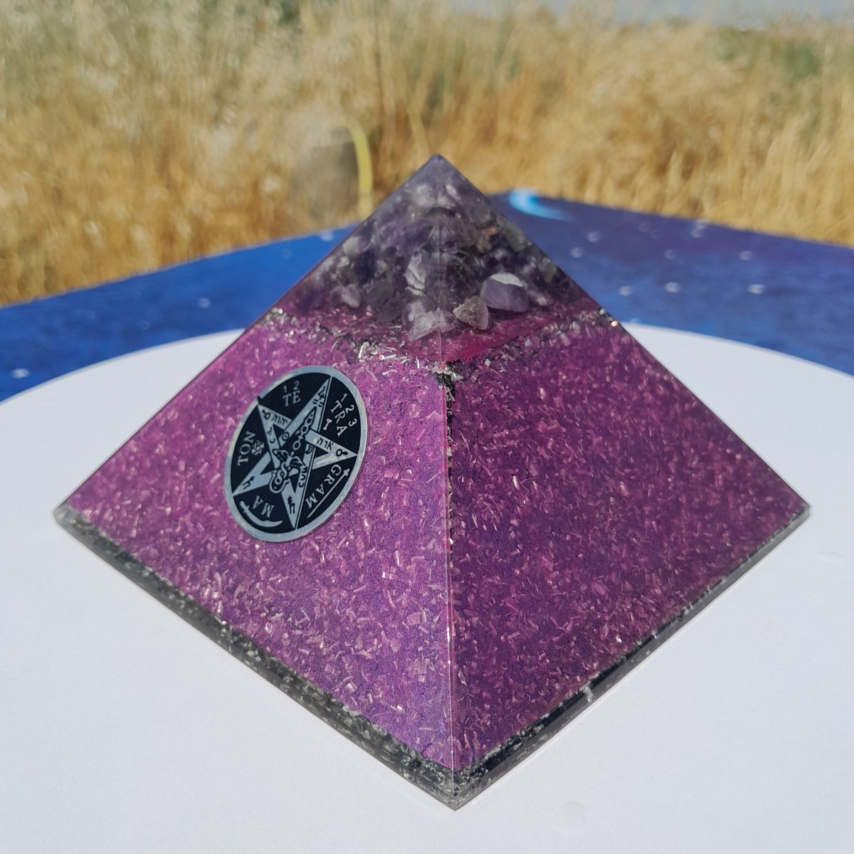 Pirámide Orgonita Tetragramaton - 120mm de Base - Mundo Orgon