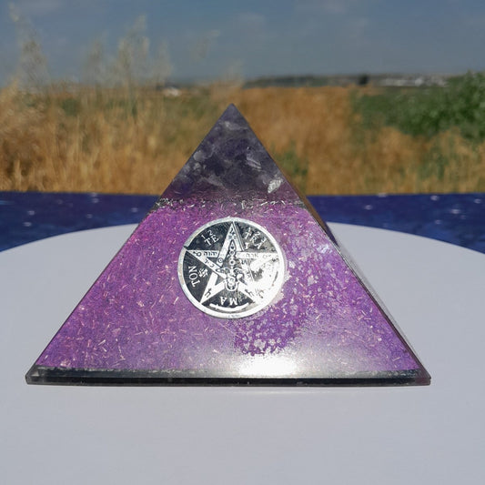 Pirámide Orgonita Tetragramaton - 120mm de Base - Mundo Orgon