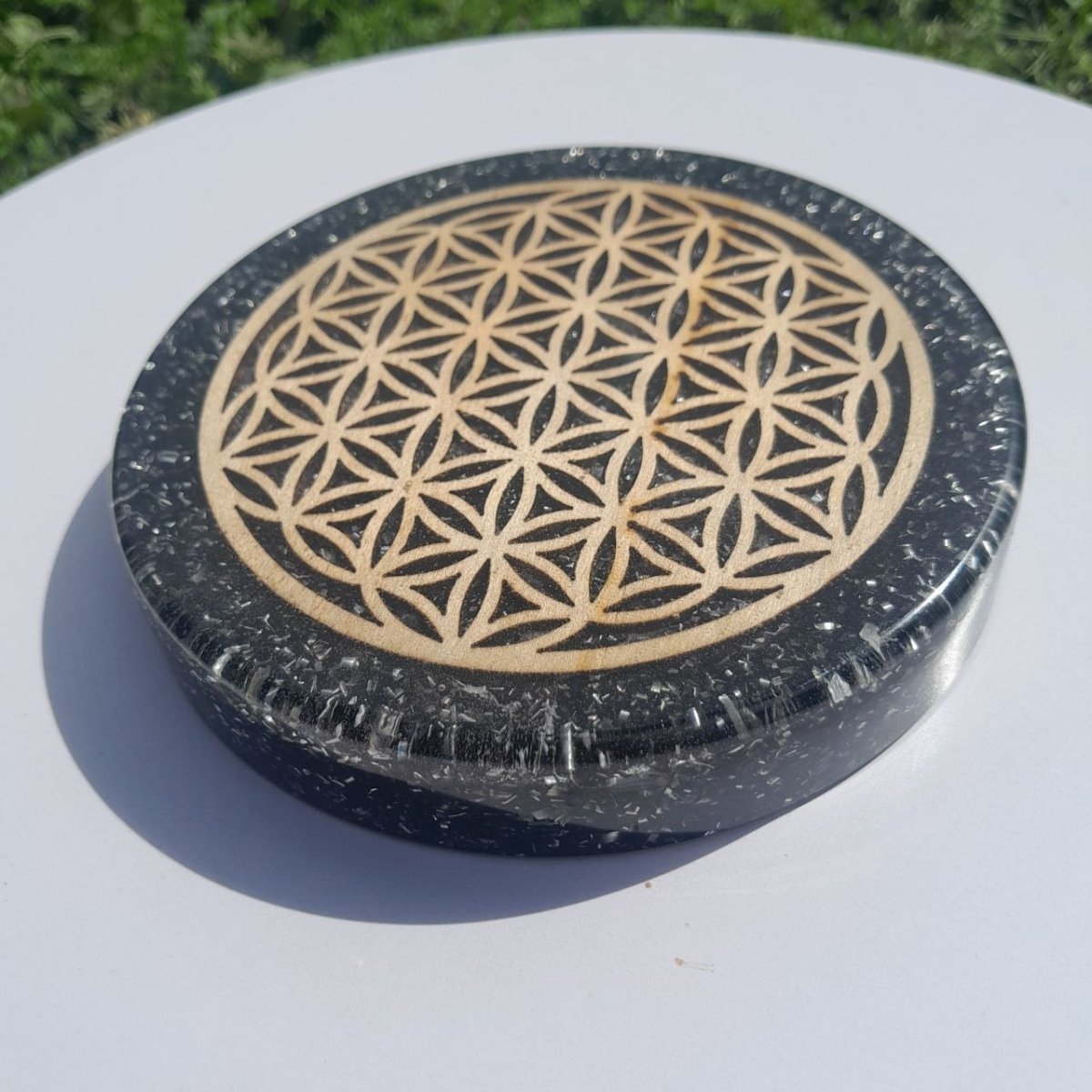 Plato de Carga de Orgón Flor de la Vida con Shungita - Mundo Orgon LTD