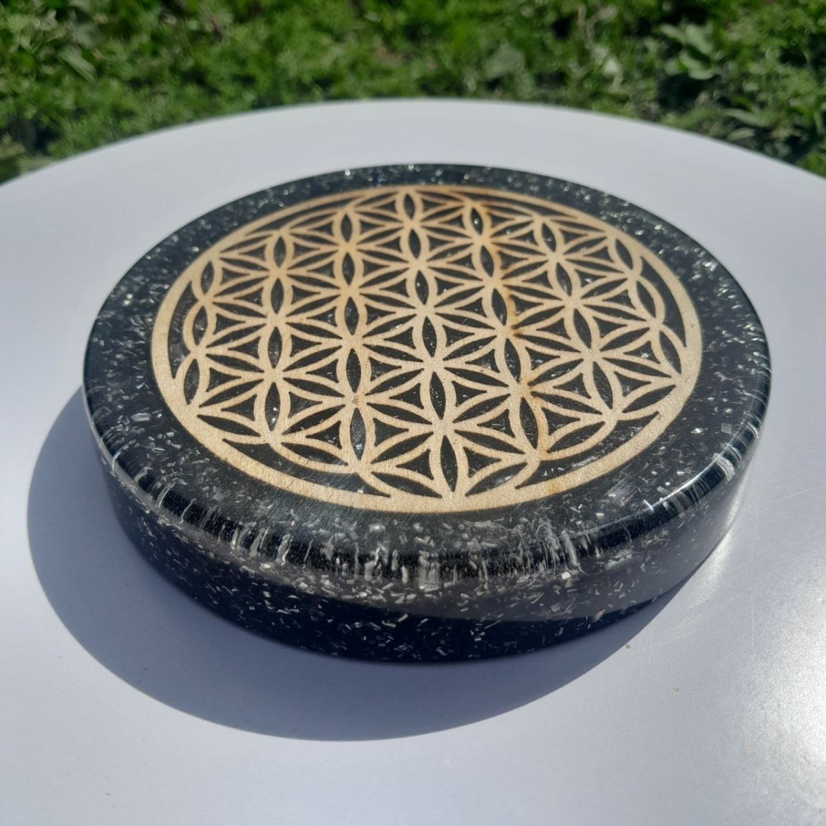 Plato de Carga de Orgón Flor de la Vida con Shungita - Mundo Orgon LTD