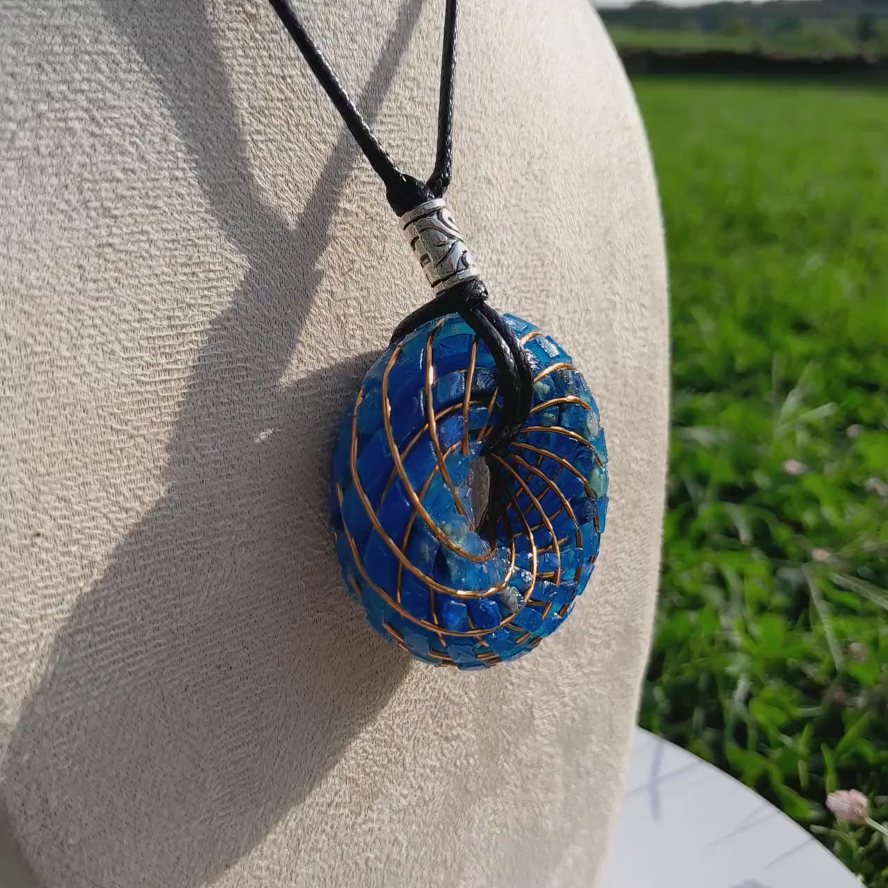 Bobina Torus Rodin Azul con Lapislázuli- 50mm- Generador de Ondas de Vórtice