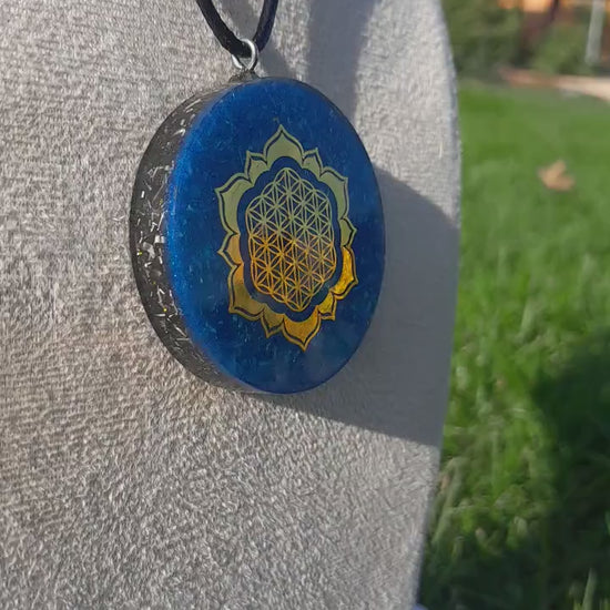 Colgante Orgonita Flor de Loto Azul | Shungita- Protección 5G, EMF, Energía Orgone, Hecho a Mano