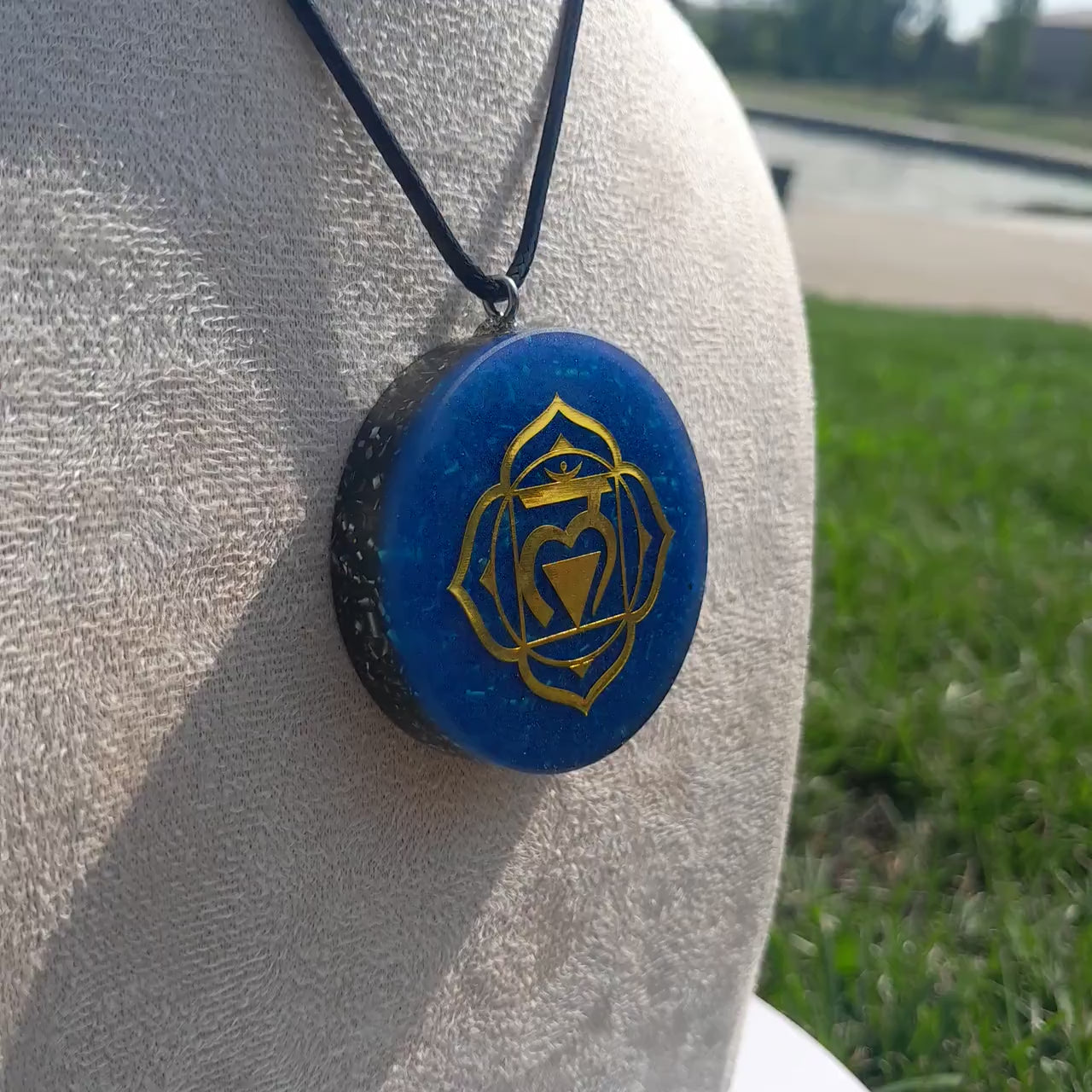 Colgante Orgonita Chakra Muladhara con Shungita Azul | Protección 5G, EMF, Energía Orgone, Hecho a Mano