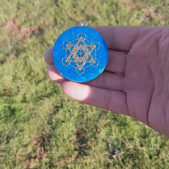 Llavero Orgonita con Flor de la Vida y Flor de Loto Azul, Shunguita- Protección Energética, Amuleto Espiritual Hecho a Mano