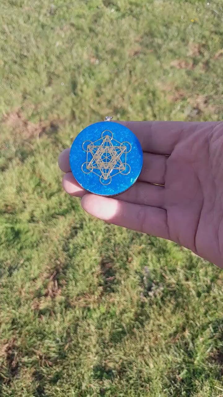 Llavero Orgonita con Flor de la Vida y Flor de Loto Azul, Shunguita- Protección Energética, Amuleto Espiritual Hecho a Mano