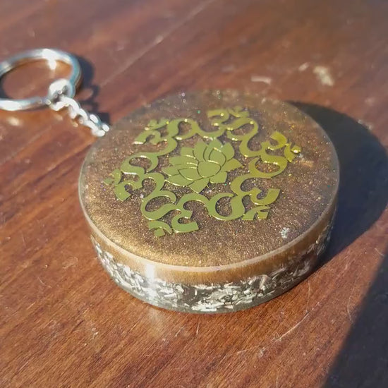 Llavero Orgonita Flor de Loto con Shunguita - Protector 5G EMF- Amuleto Espiritual Energetico