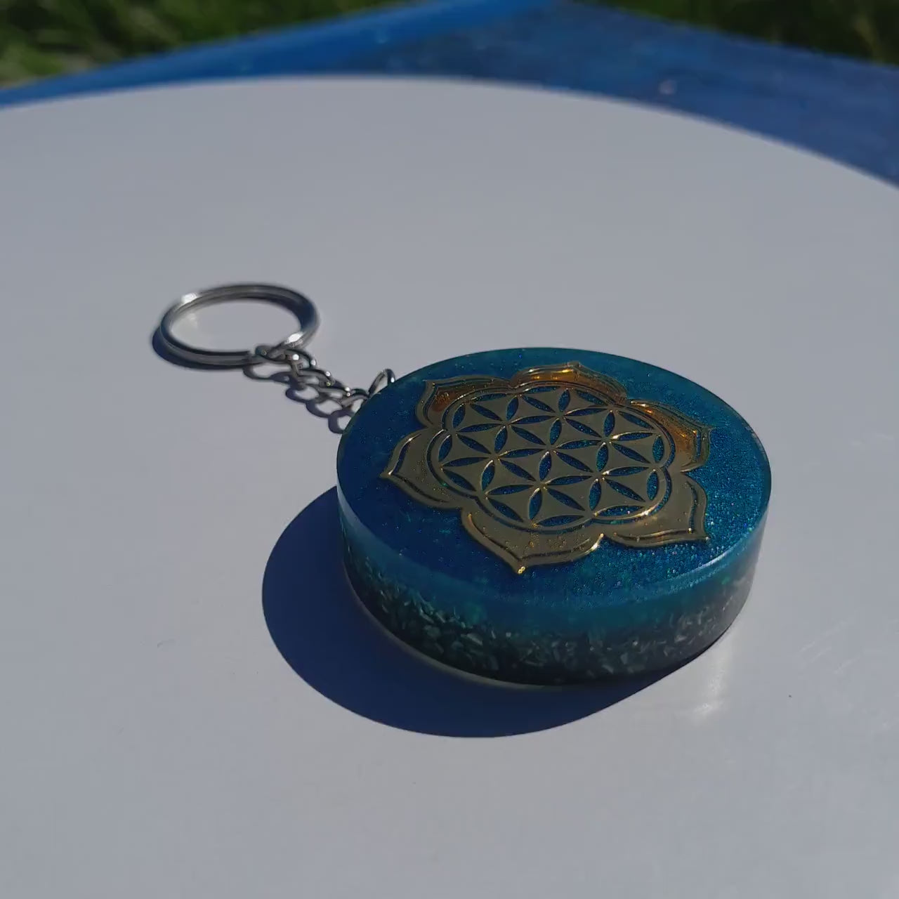 Llavero Orgonita Flor de la Vida con Flor de Loto Azul con Shunguita- Orgonite Keychain