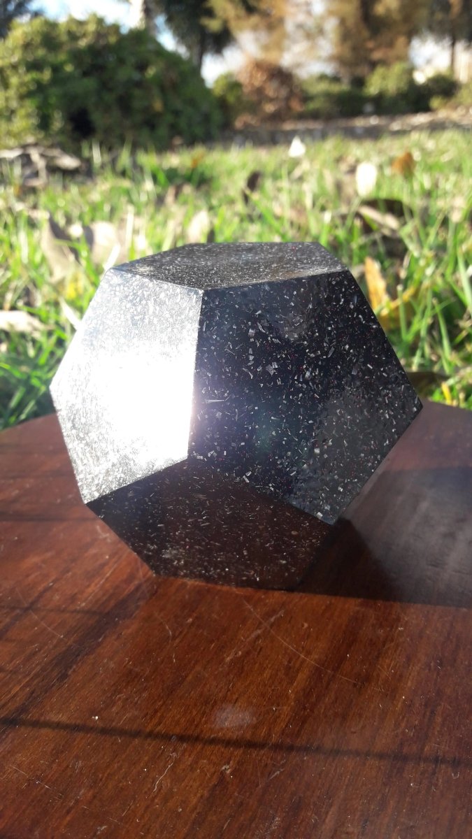 Dodecaedro Orgonita con Shunguita - Grande - Mundo Orgon