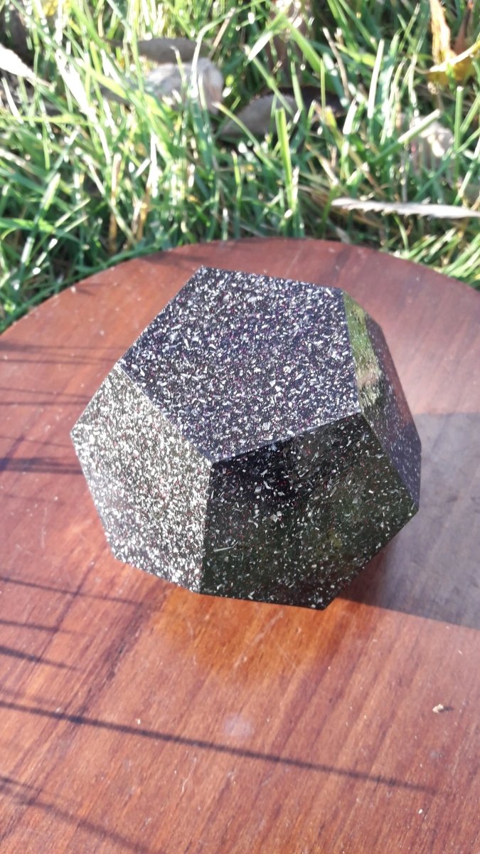 Dodecaedro Orgonita con Shunguita - Grande - Mundo Orgon