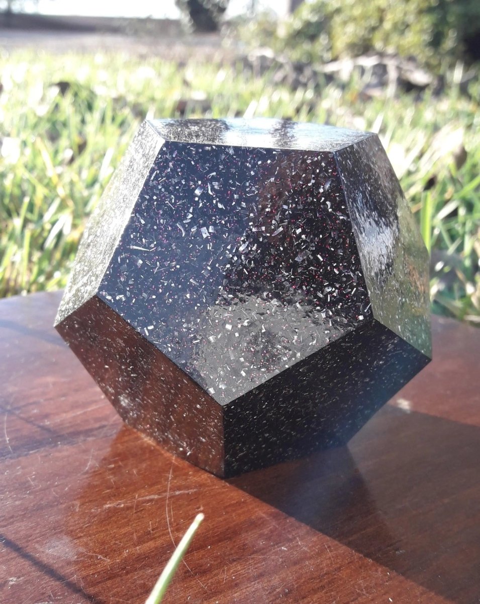 Dodecaedro Orgonita con Shunguita - Grande - Mundo Orgon