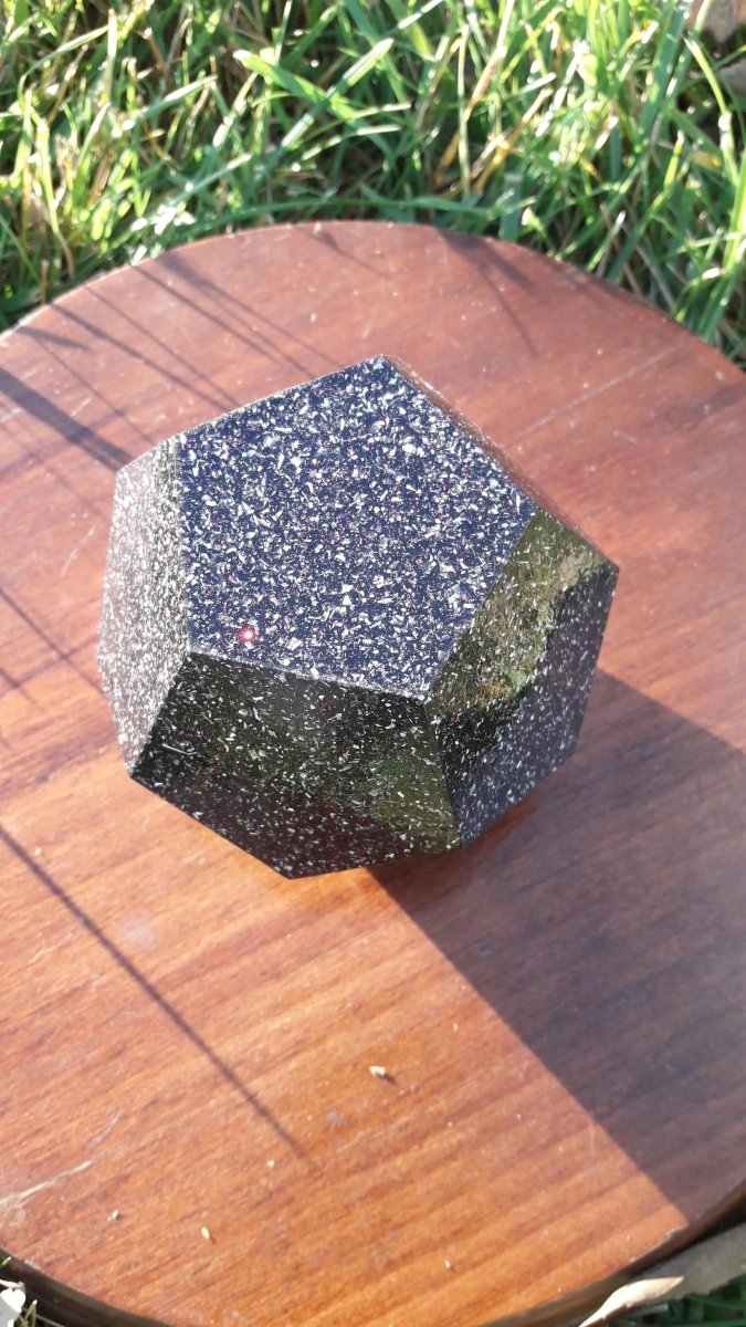 Dodecaedro Orgonita con Shunguita - Grande - Mundo Orgon