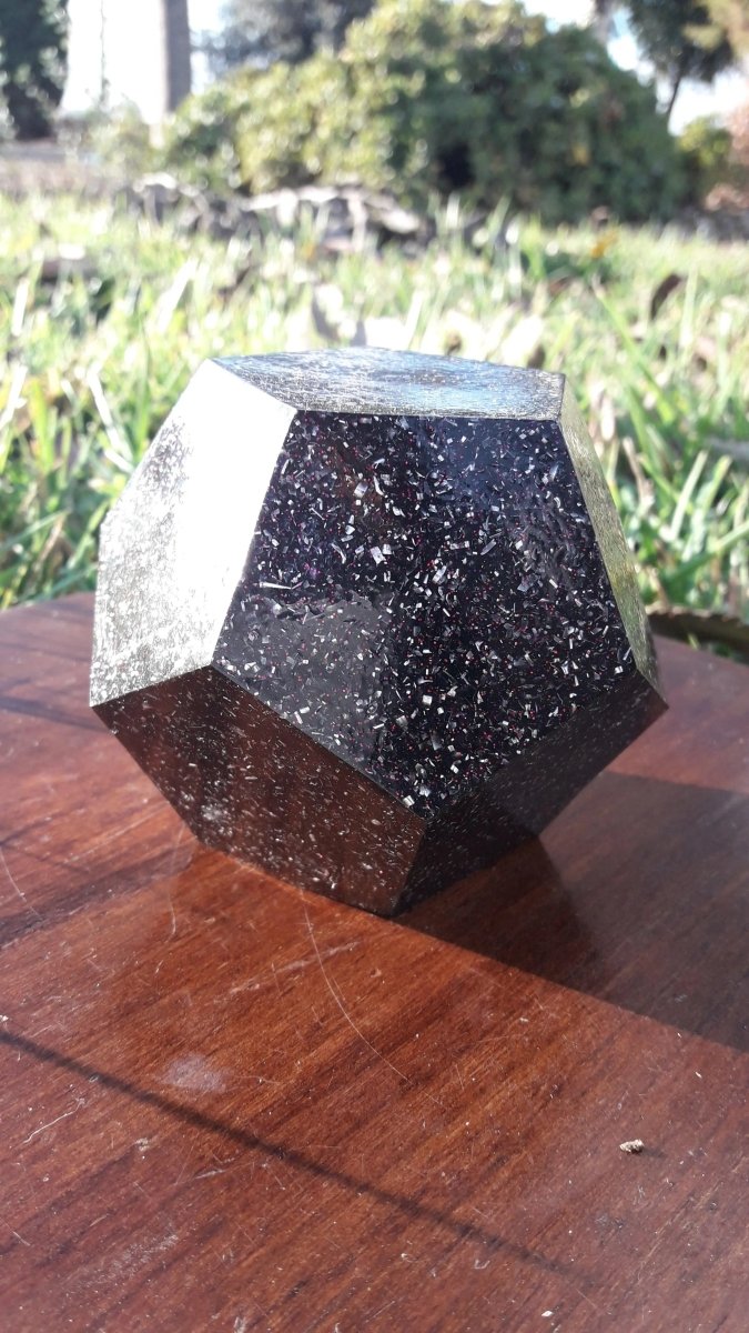 Dodecaedro Orgonita con Shunguita - Grande - Mundo Orgon