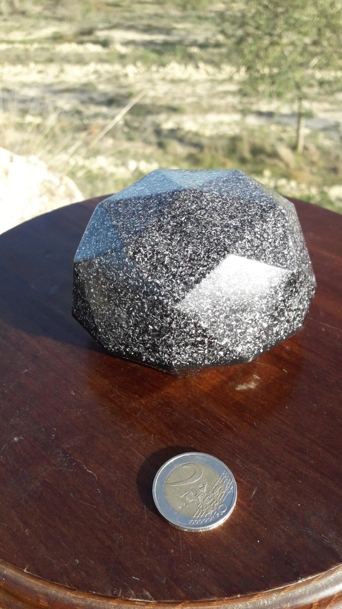 Domo de Orgonita con Shunguita y Brillos Violetas - Mundo Orgon