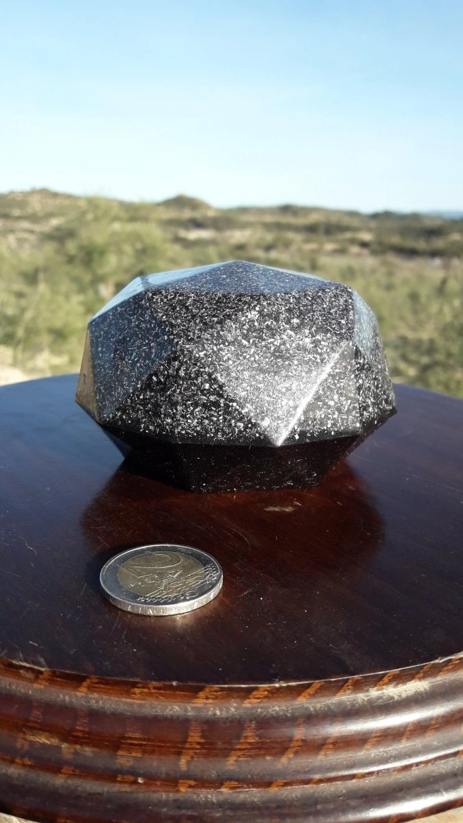 Domo de Orgonita con Shunguita y Brillos Violetas - Mundo Orgon