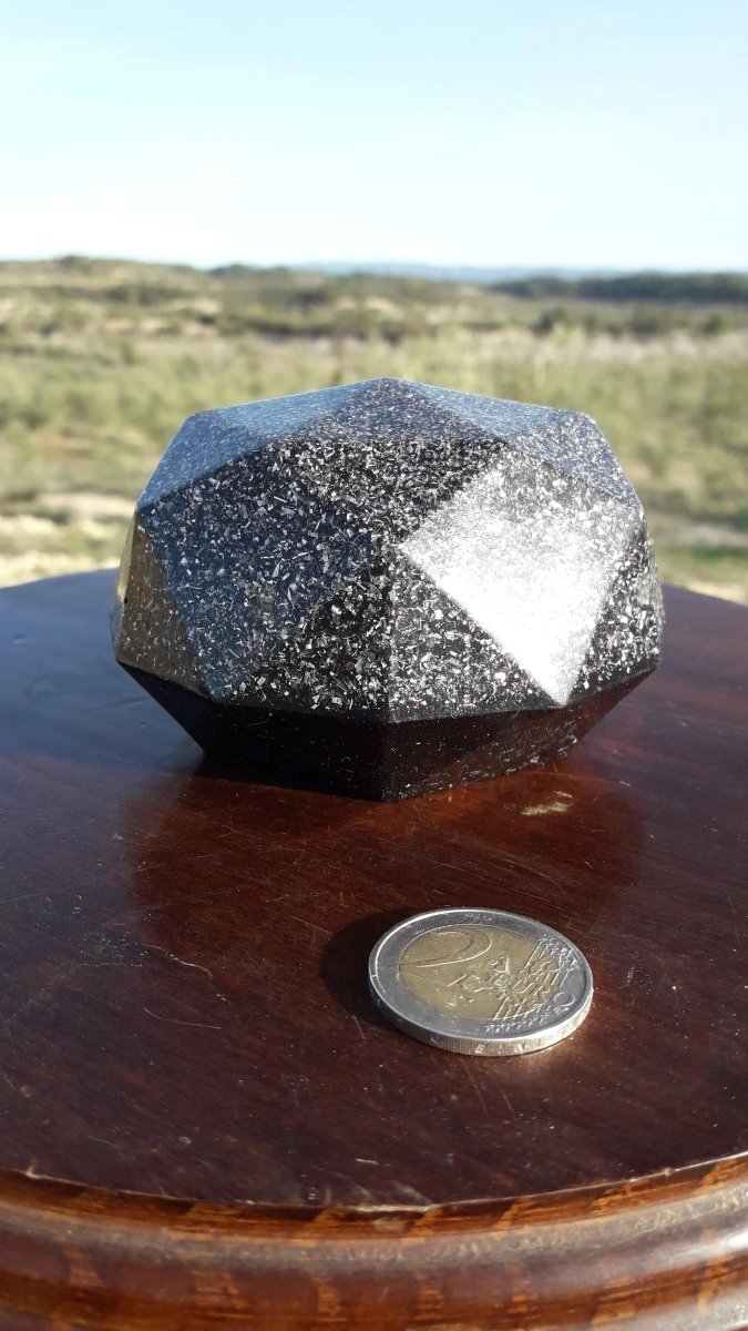 Domo de Orgonita con Shunguita y Brillos Violetas - Mundo Orgon